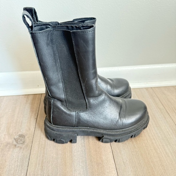 Steve Madden Echoe genuine leather lug chunky sole Chelsea boot platform - Picture 2 of 6